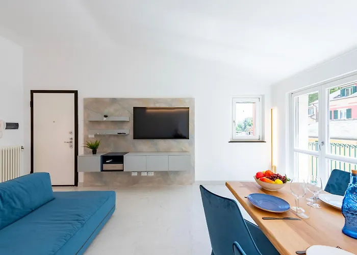 Wonderful House In With Parking - Happy