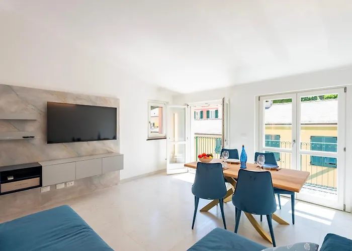 Wonderful House In With Parking - Happy Apartment