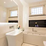 Wonderful House In With Parking - Happy شقة