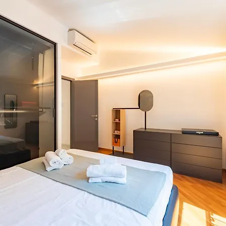 Wonderful House In With Parking - Happy Апартаменты *