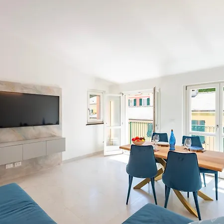 Wonderful House In With Parking - Happy Apartment