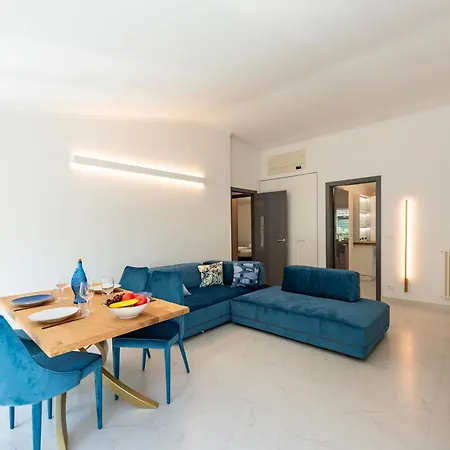 Wonderful House In With Parking - Happy Apartment