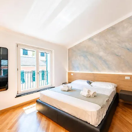 Wonderful House In With Parking - Happy *