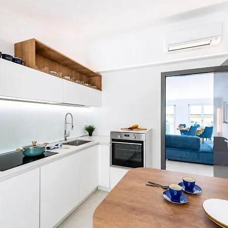 Wonderful House In With Parking - Happy Apartment *