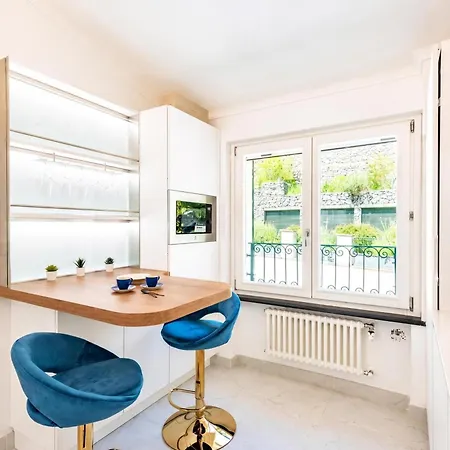 Wonderful House In With Parking - Happy Apartment *